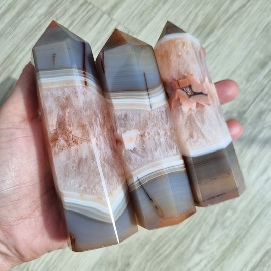 Agate with quartz towers