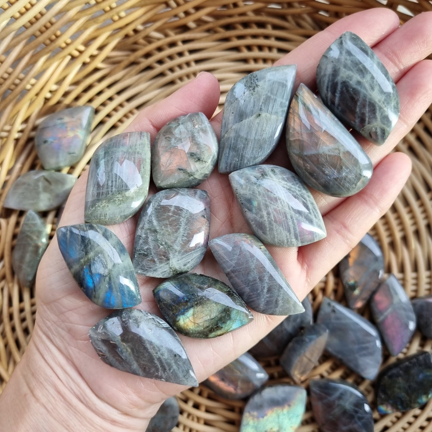 Labradorite pendants ( per 100g)