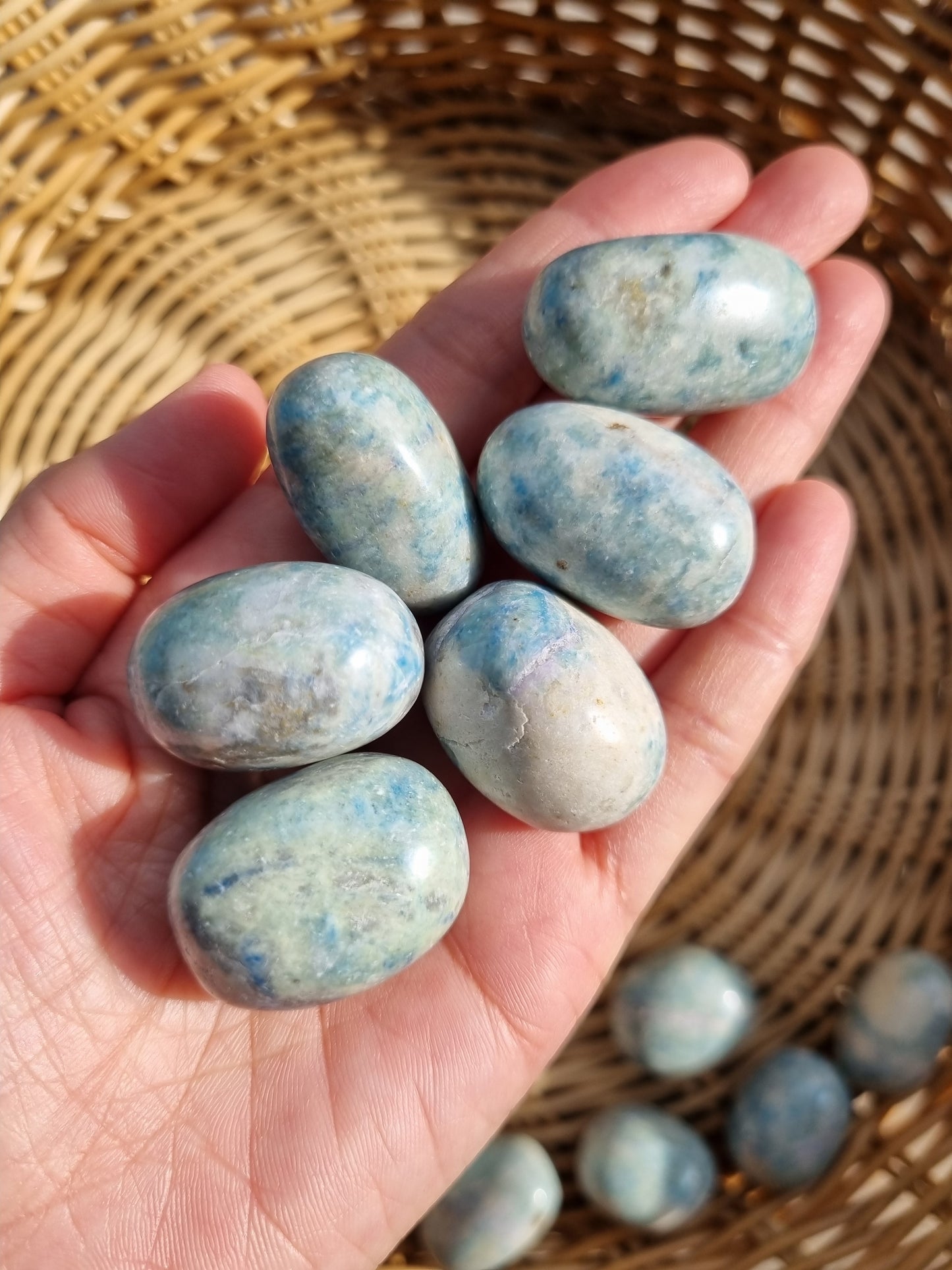 Green sodalite tumbles