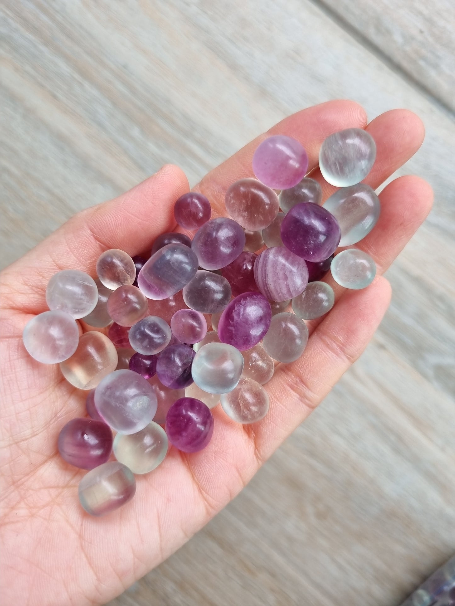 Fluorite polished chips ( per 100g)
