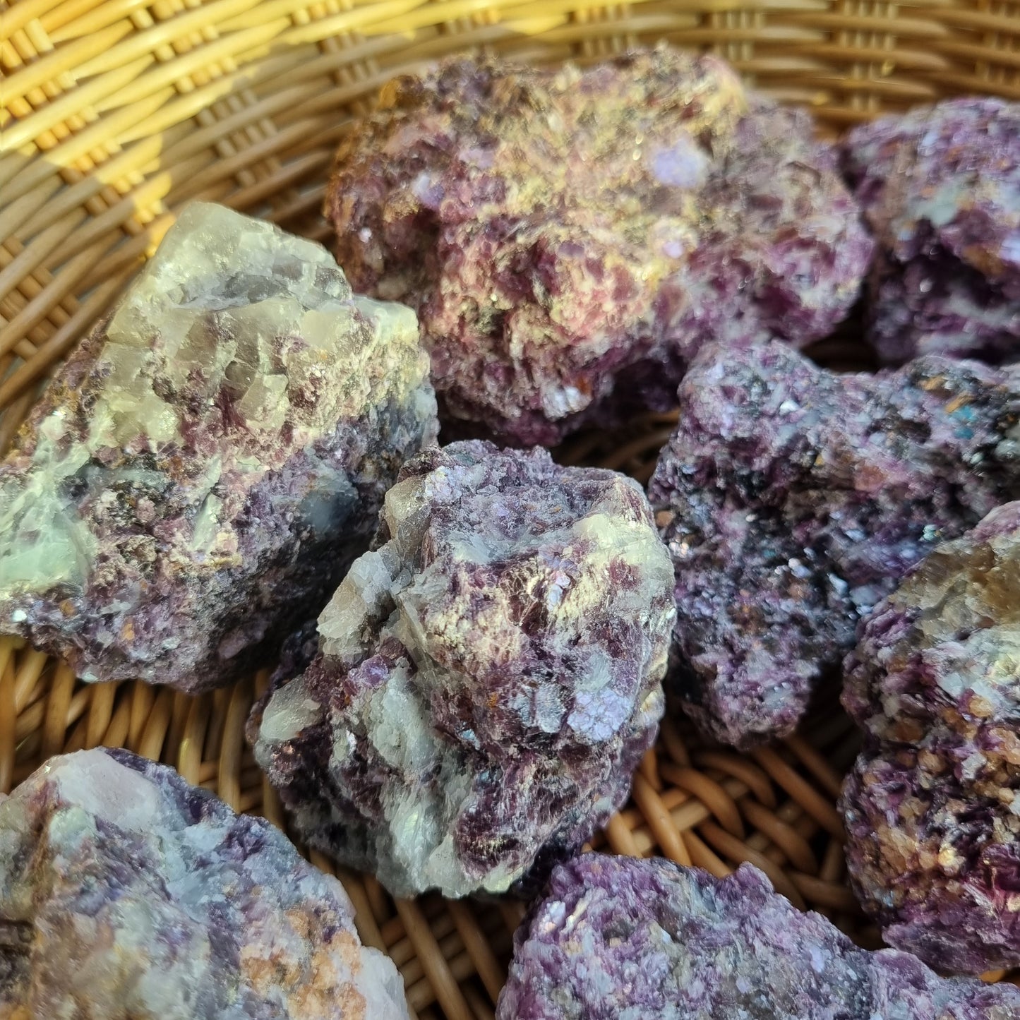 Raw lepidolite