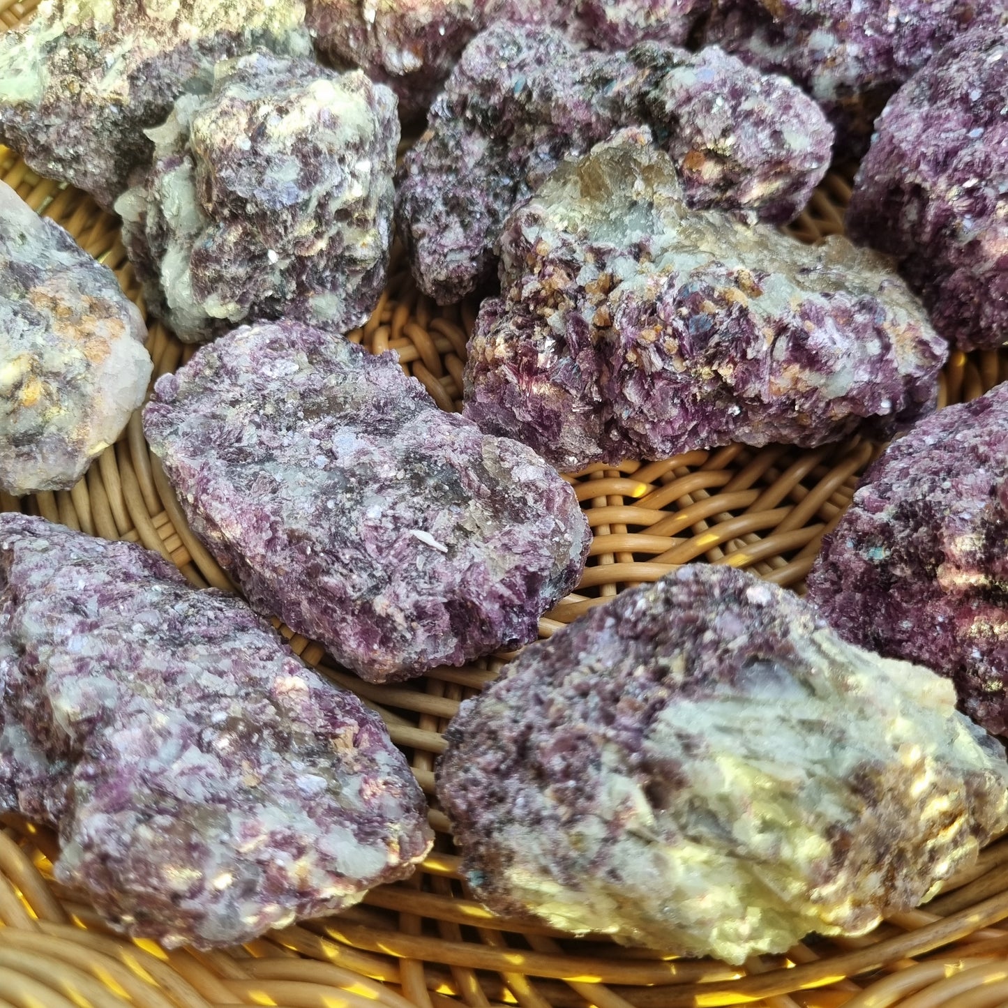 Raw lepidolite