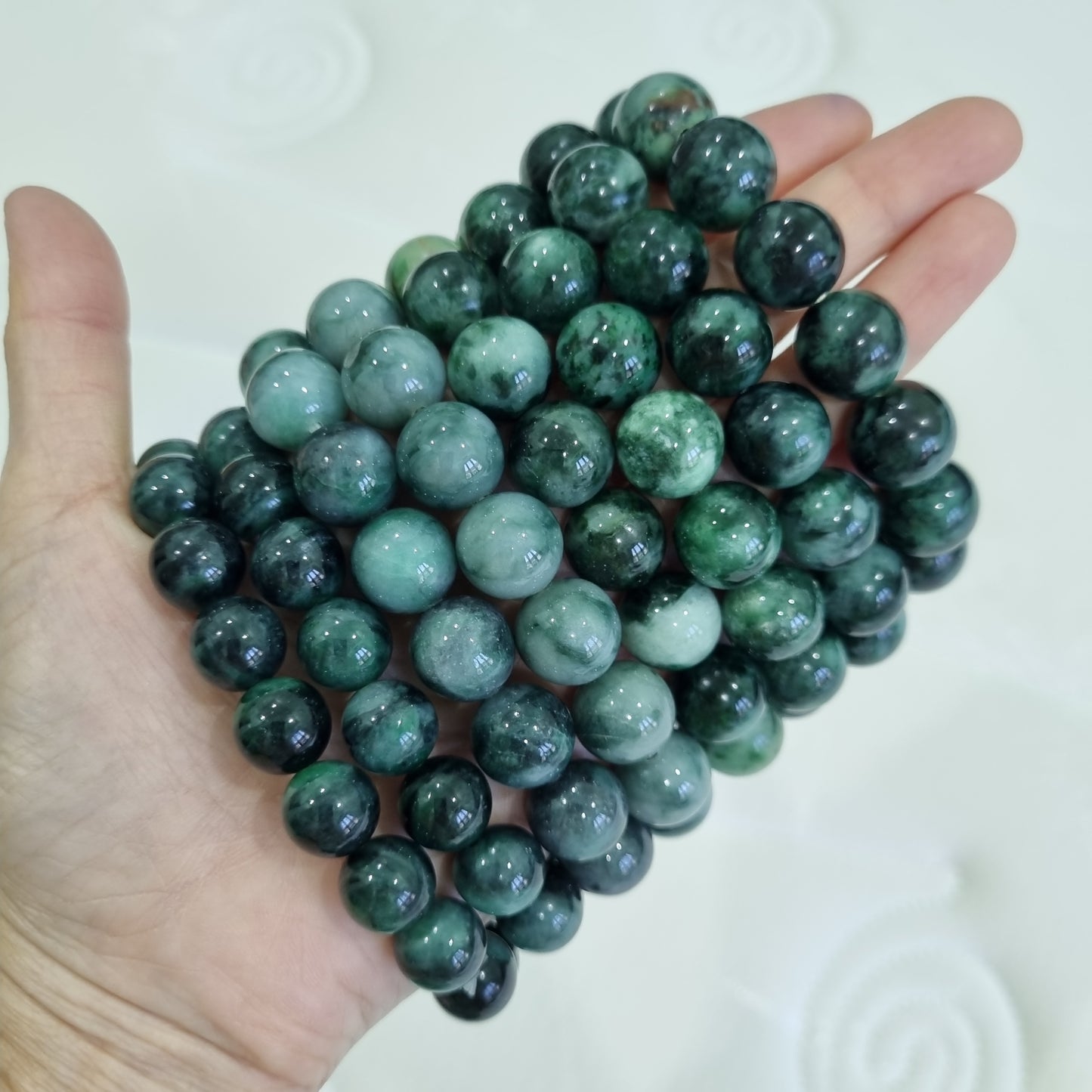 Certified Grade A green jadeite bracelets ( Piao Hua )